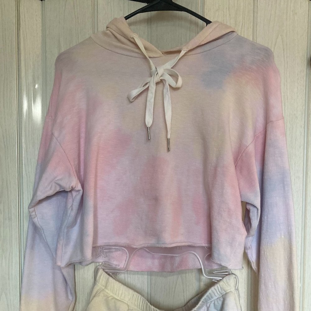 Olivaceous pastel tie-dye set